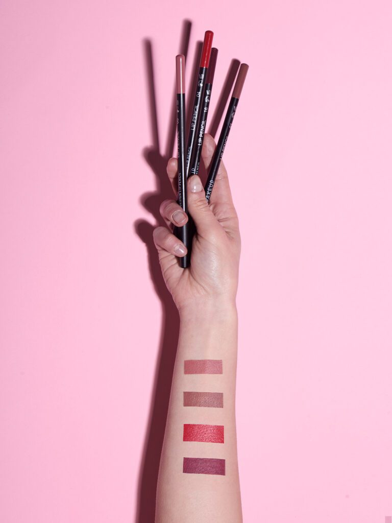 UNCONVENTIONAL COSMETICS MODELLA 2023 — foto 26