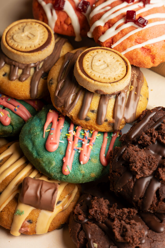 CALIFORNIA CRUMBLE COOKIES STILL LIFE EMOZIONALE 2026