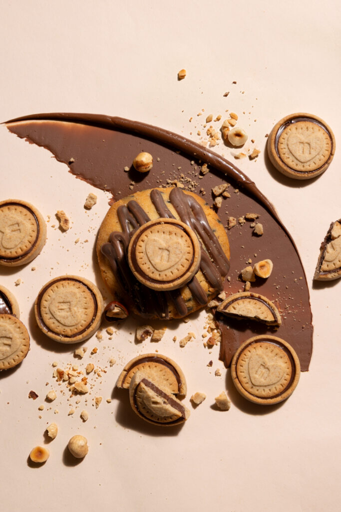 CALIFORNIA CRUMBLE COOKIES STILL LIFE EMOZIONALE 2026 — foto 4