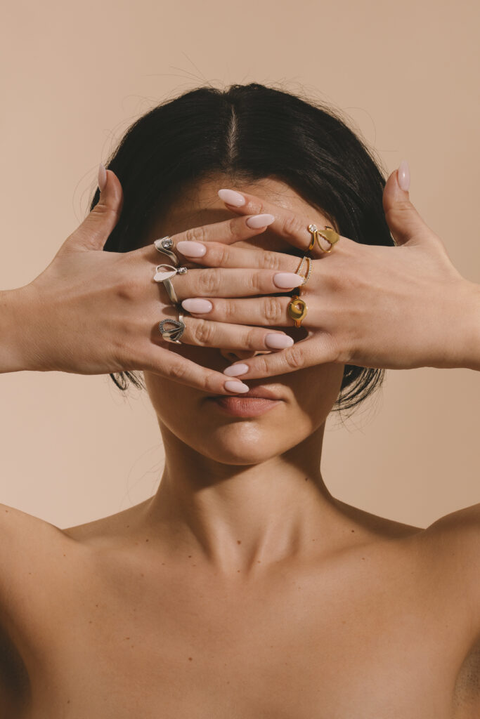 REVITA JEWELS INDOSSATO EMOZIONALE 2026 — foto 4